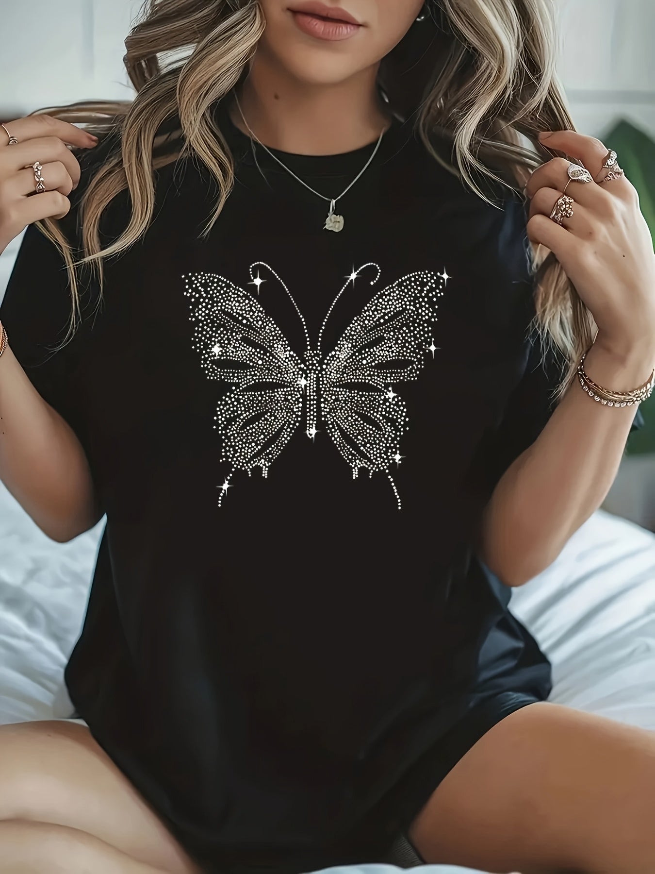 Round Neck Short-Sleeved T-Shirt, Light Luxury Star Embellishment